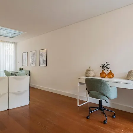 Fabrica Three-story Charm By Lovelystay Apartment *