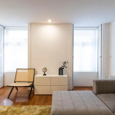 Fabrica Three-story Charm By Lovelystay *