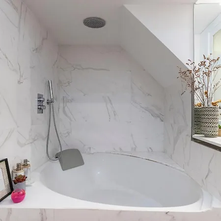 Fabrica Three-story Charm By Lovelystay * Porto