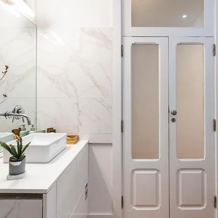 Fabrica Three-story Charm By Lovelystay Porto