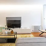 Fábrica Three-story Charm By Lovelystay Apartamento