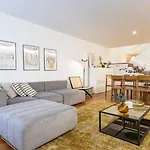 Apartamento Fábrica Three-story Charm By Lovelystay