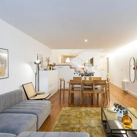 Apartment Fabrica Three-story Charm By Lovelystay *