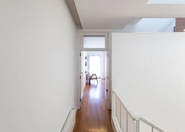 Fabrica Three-story Charm By Lovelystay Apartman