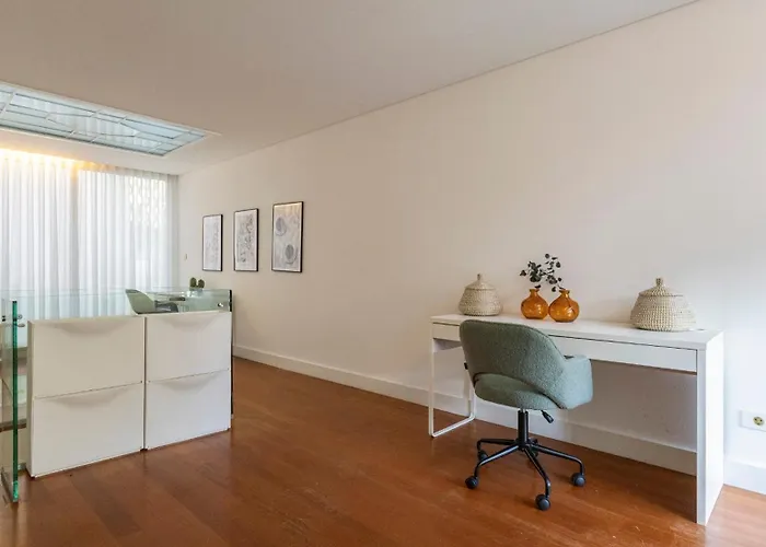 Fabrica Three-story Charm By Lovelystay Apartment *