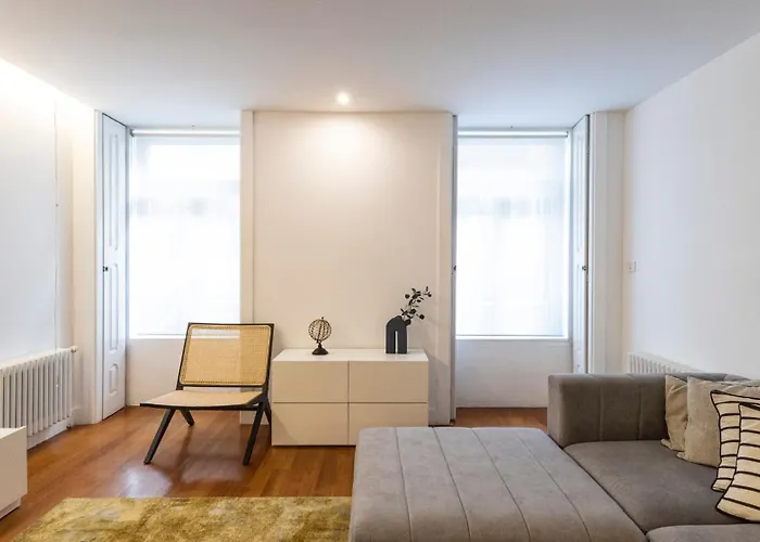 Fabrica Three-story Charm By Lovelystay *