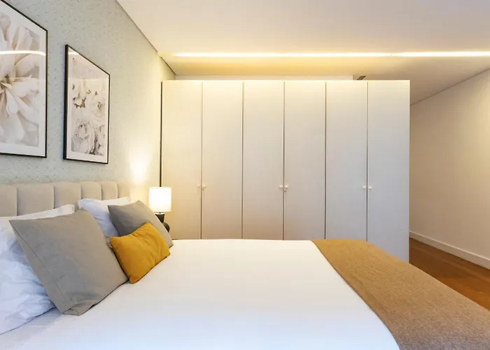 Fabrica Three-story Charm By Lovelystay Apartman *