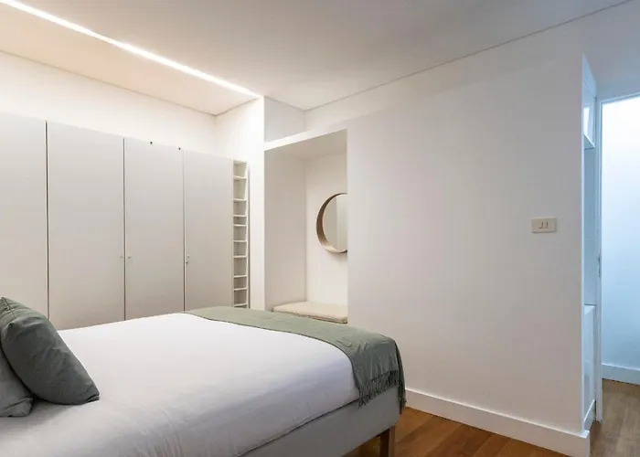 Apartman Fabrica Three-story Charm By Lovelystay Porto