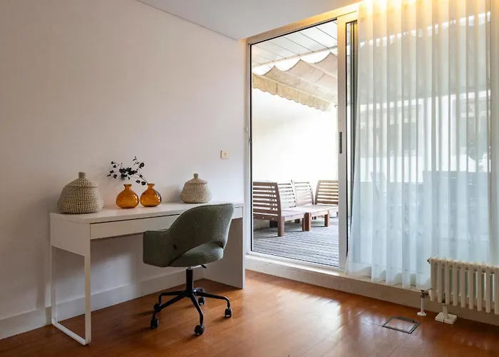 Fabrica Three-story Charm By Lovelystay Apartman