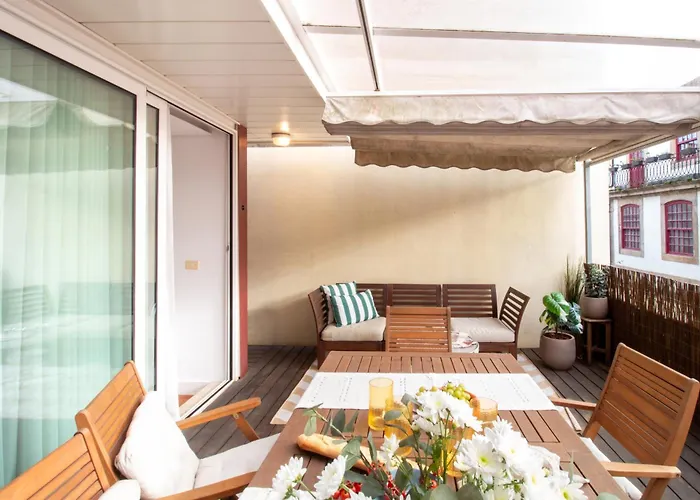 Apartman Fabrica Three-story Charm By Lovelystay Porto