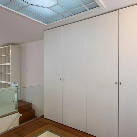 Fabrica Three-story Charm By Lovelystay פורטו